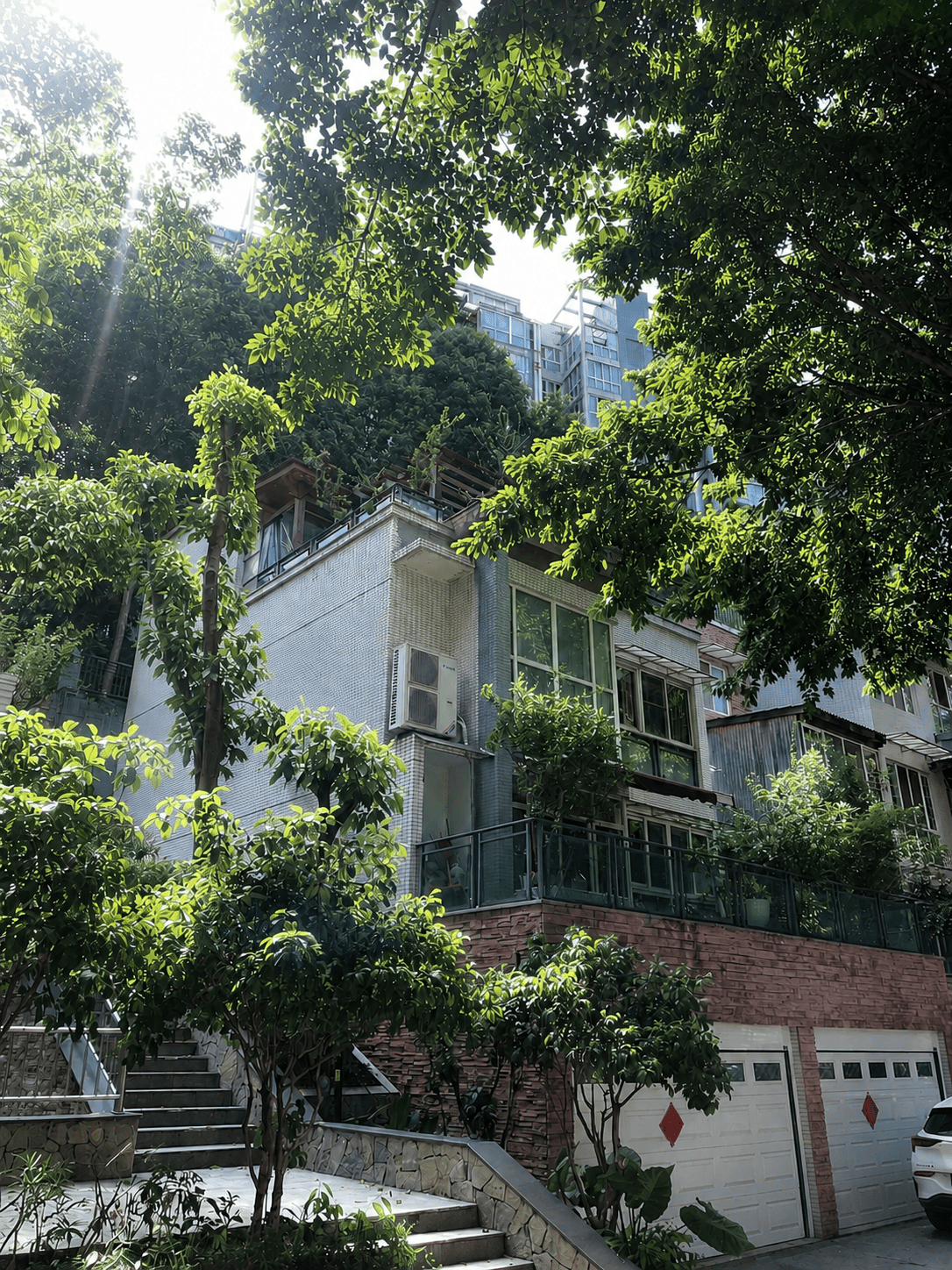 澄迈岛居岁月从容升级：小小岛老别墅加装蒂升悦行款电梯